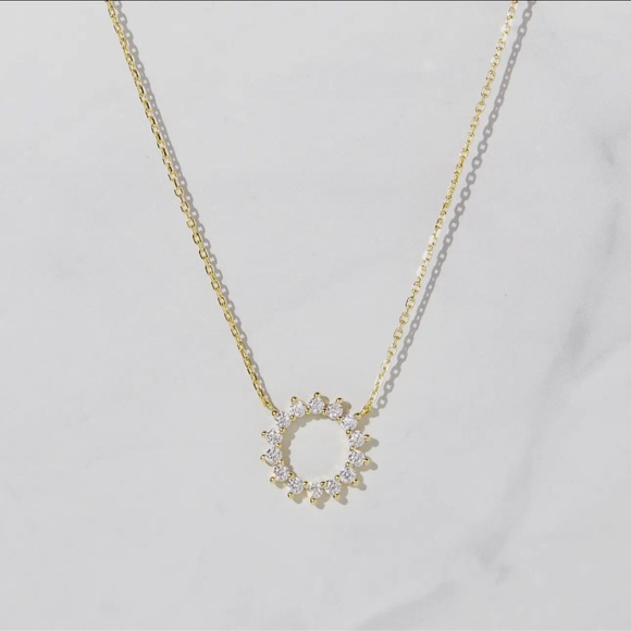 Sami Jewels Jewelry - ✨3X Host Pick✨Gold Starburst Necklace- 10 mm